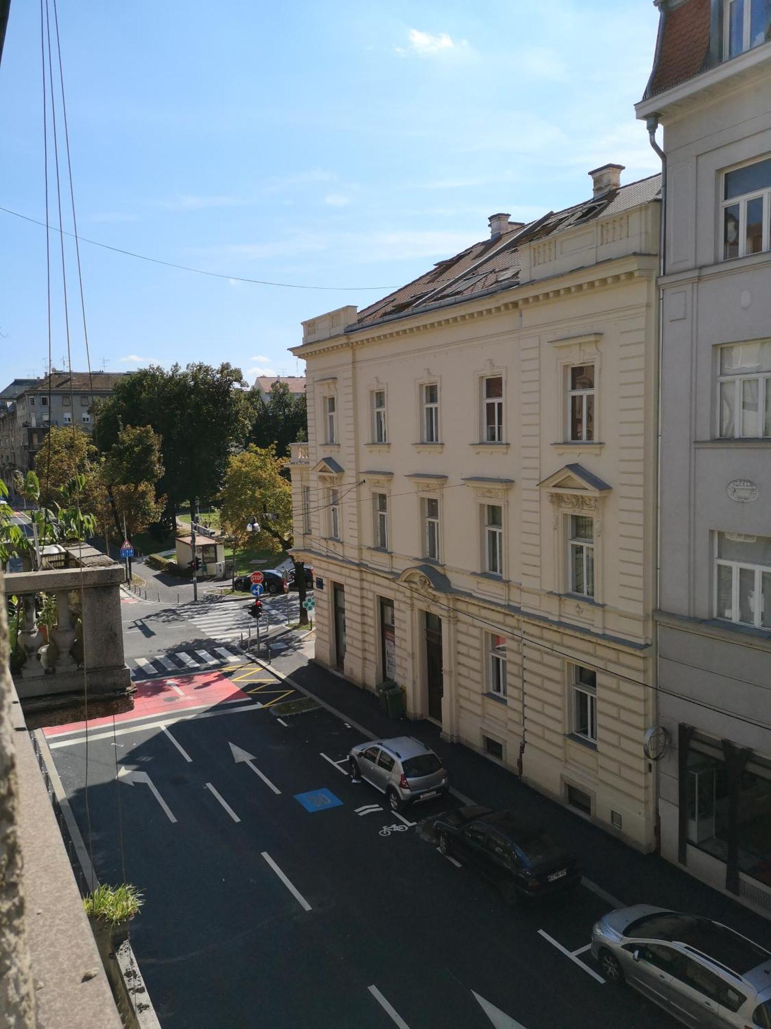 Agape Apartments Загреб Стая снимка